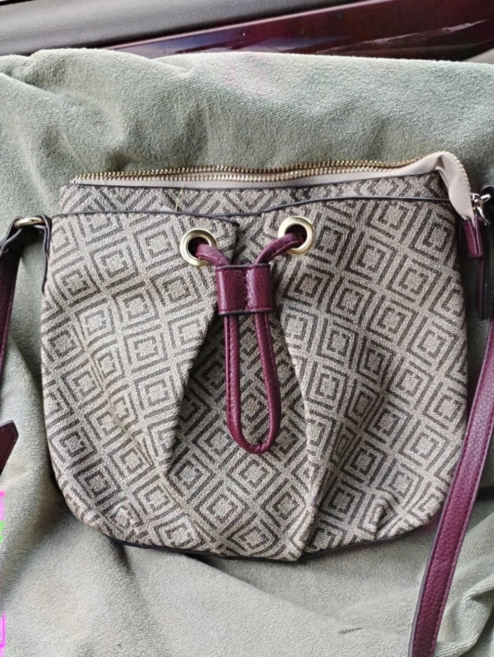 Liz Claiborne Taupe Geometric Crossbody with Plum Trim